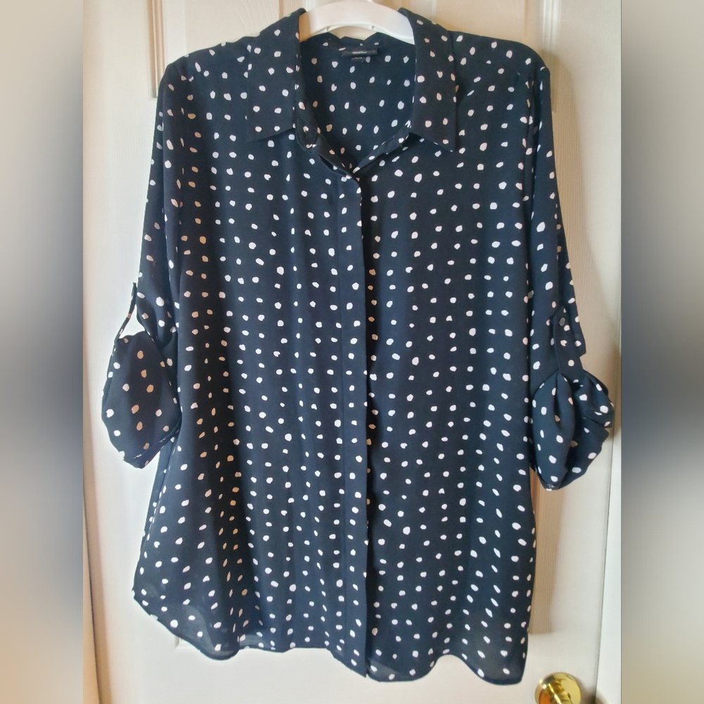 Like New Mossimo XL Black/White Polka Dot Button Down Blouse Dress Shirt